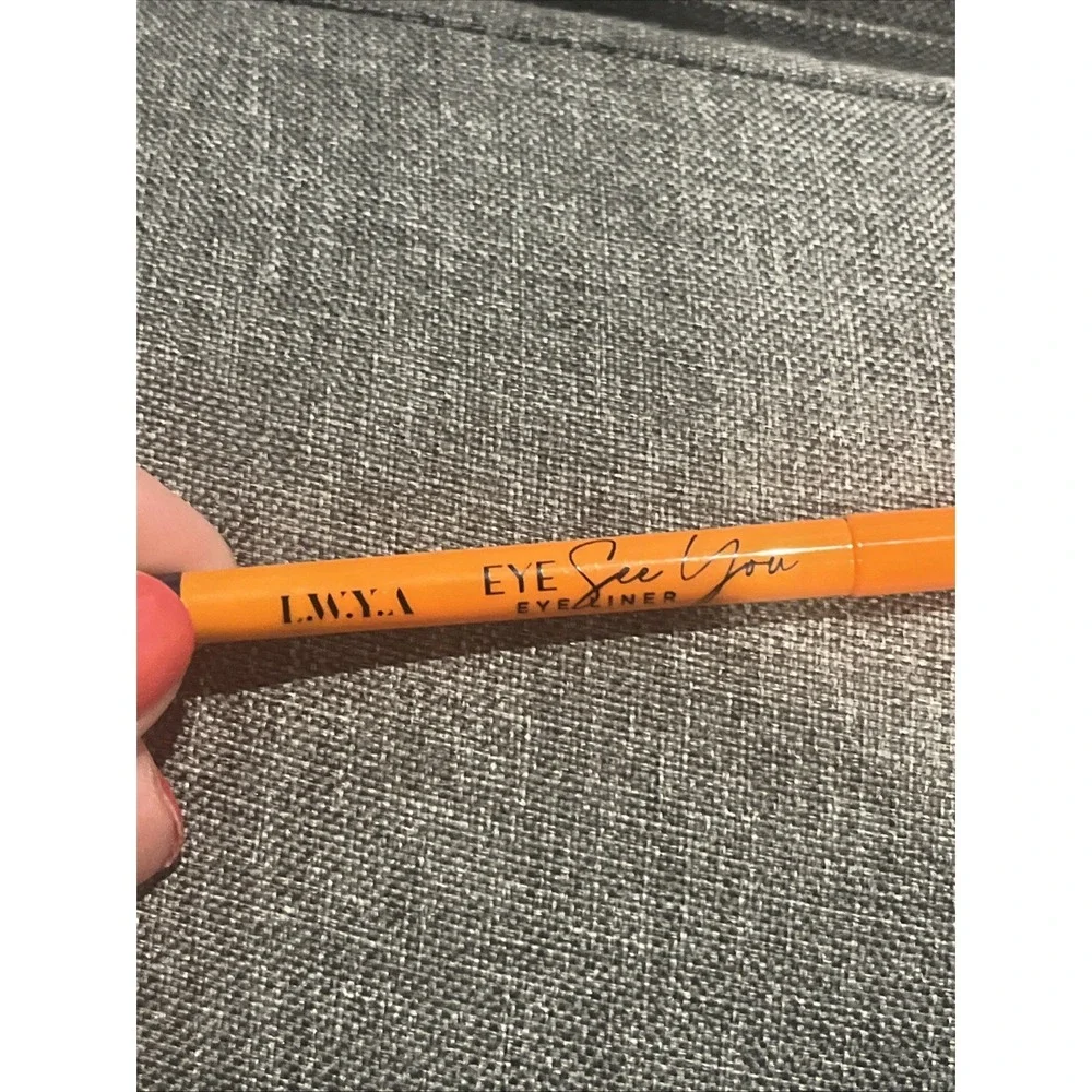 L.W.Y.A Eye See you eye liner pencil Charcoal 0.012oz New in Box